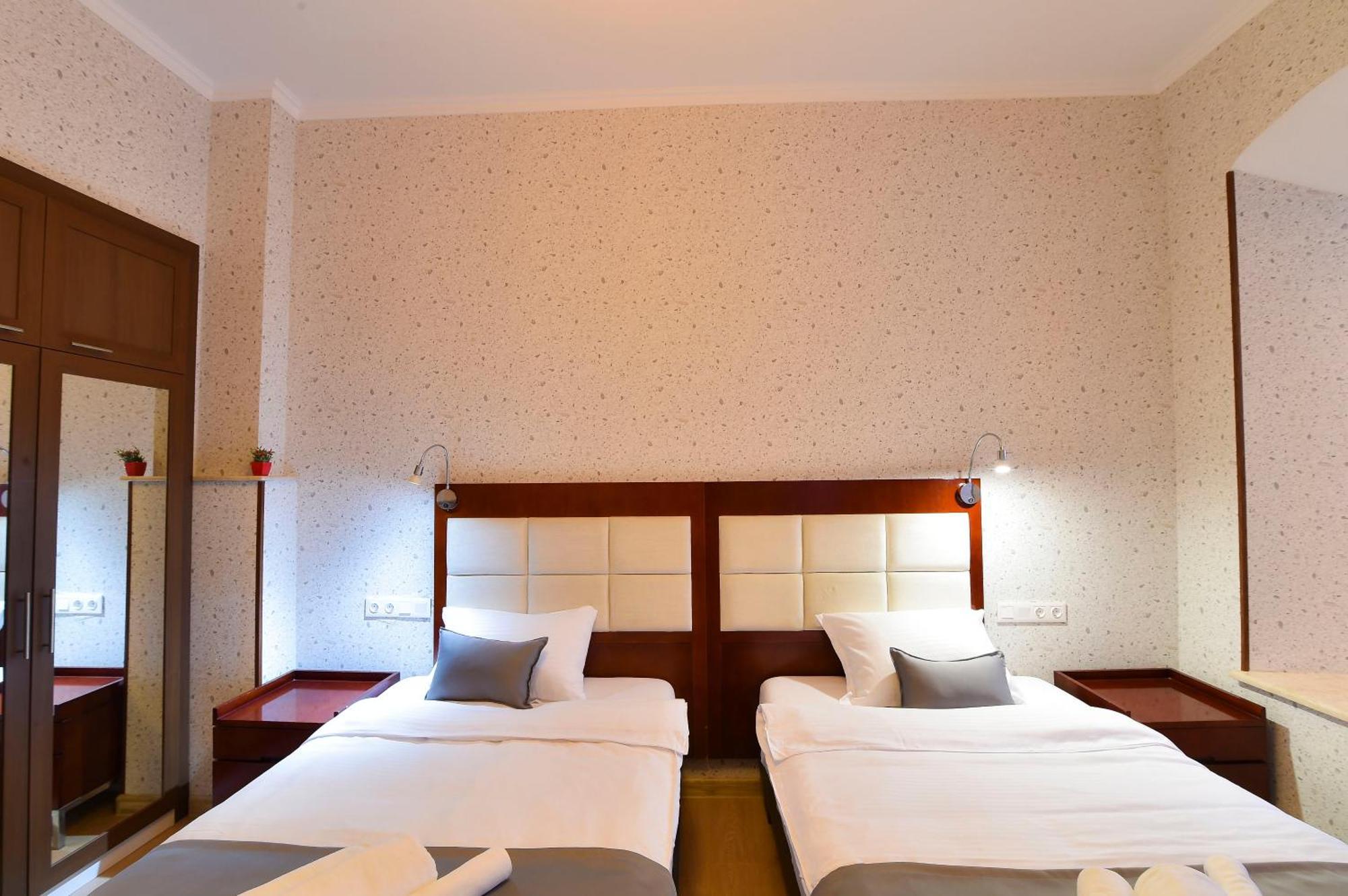 Kraveli Hotel Tbiliszi Kültér fotó