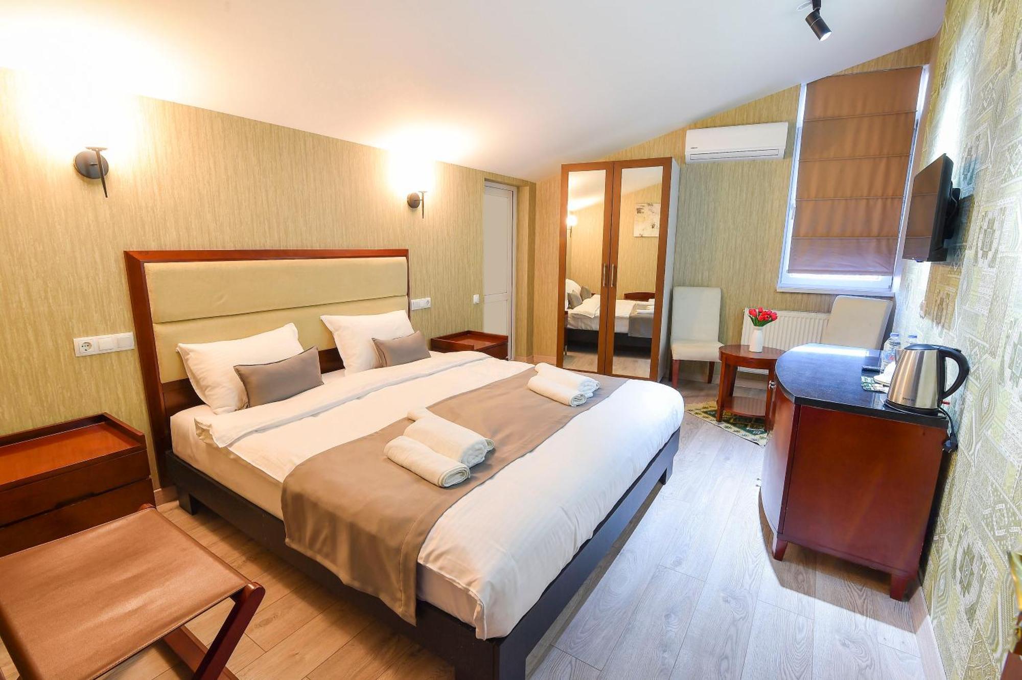 Kraveli Hotel Tbiliszi Kültér fotó