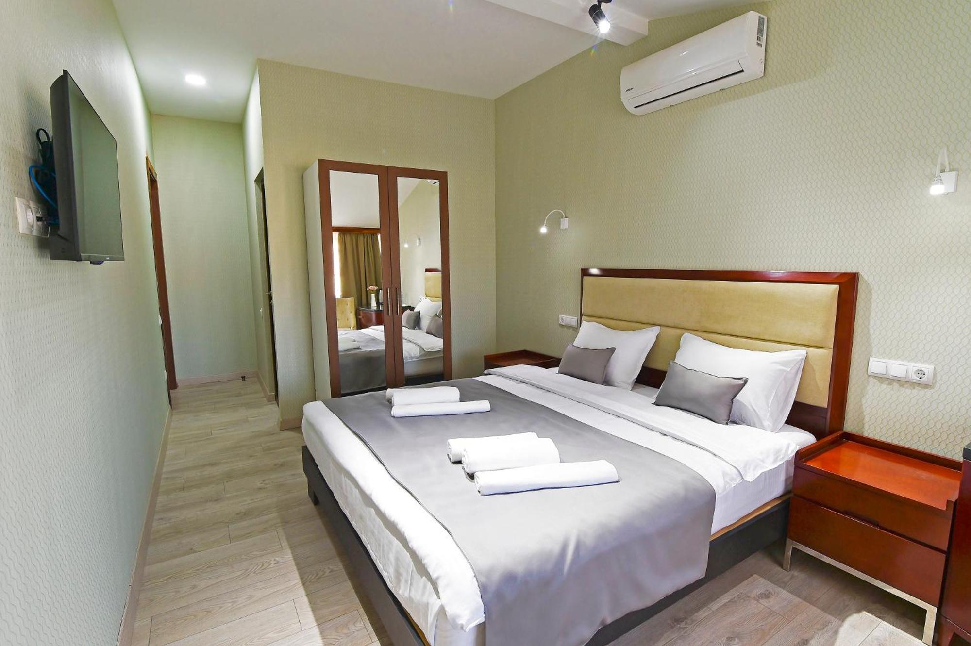 Kraveli Hotel Tbiliszi Kültér fotó