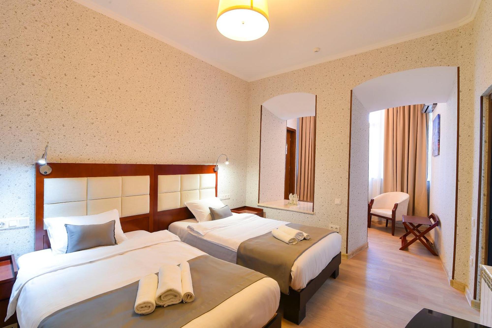 Kraveli Hotel Tbiliszi Kültér fotó