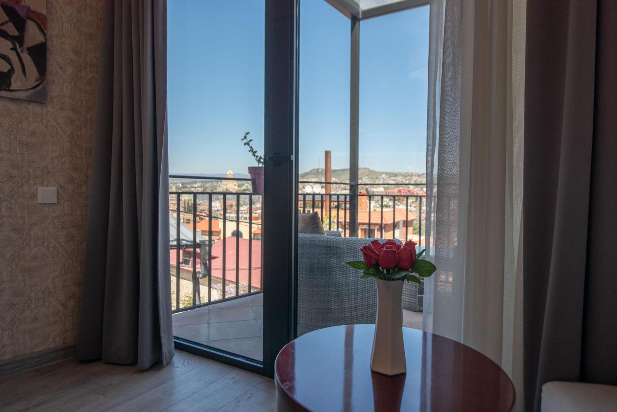 Kraveli Hotel Tbiliszi Kültér fotó