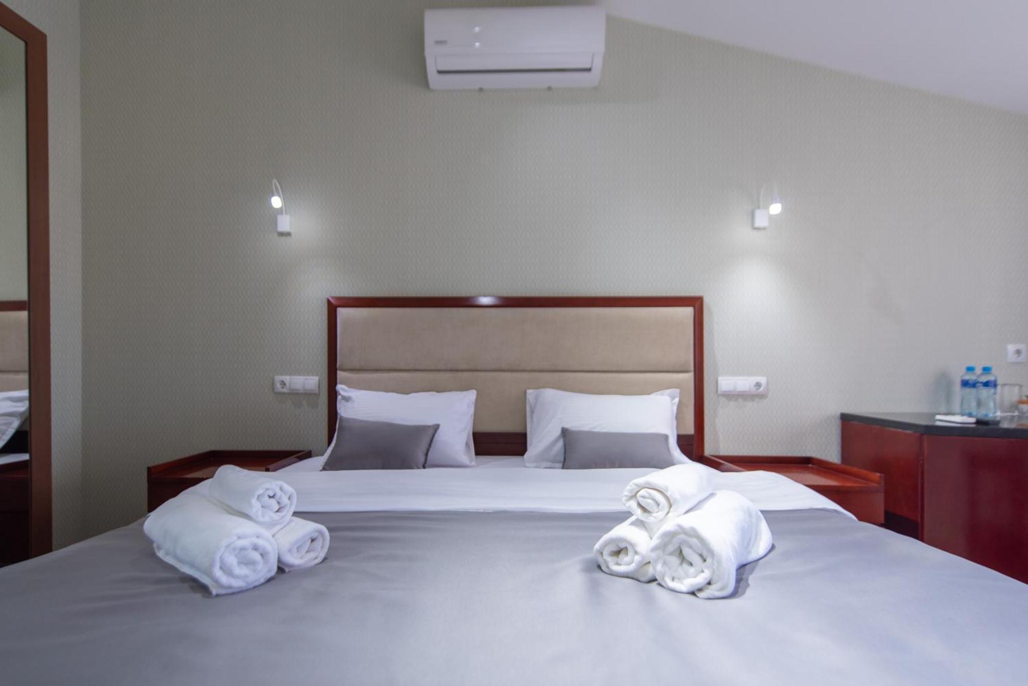 Kraveli Hotel Tbiliszi Kültér fotó