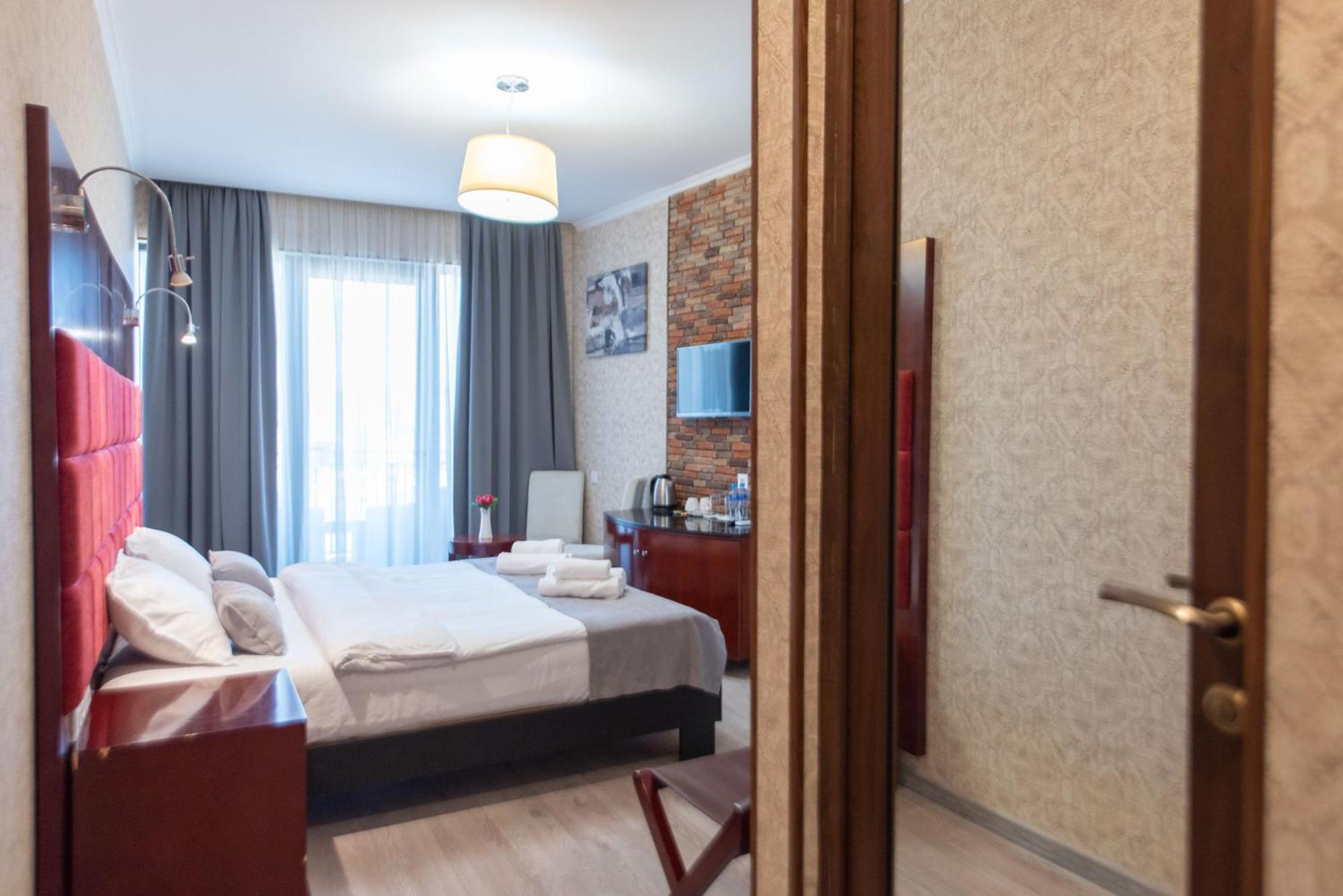 Kraveli Hotel Tbiliszi Kültér fotó