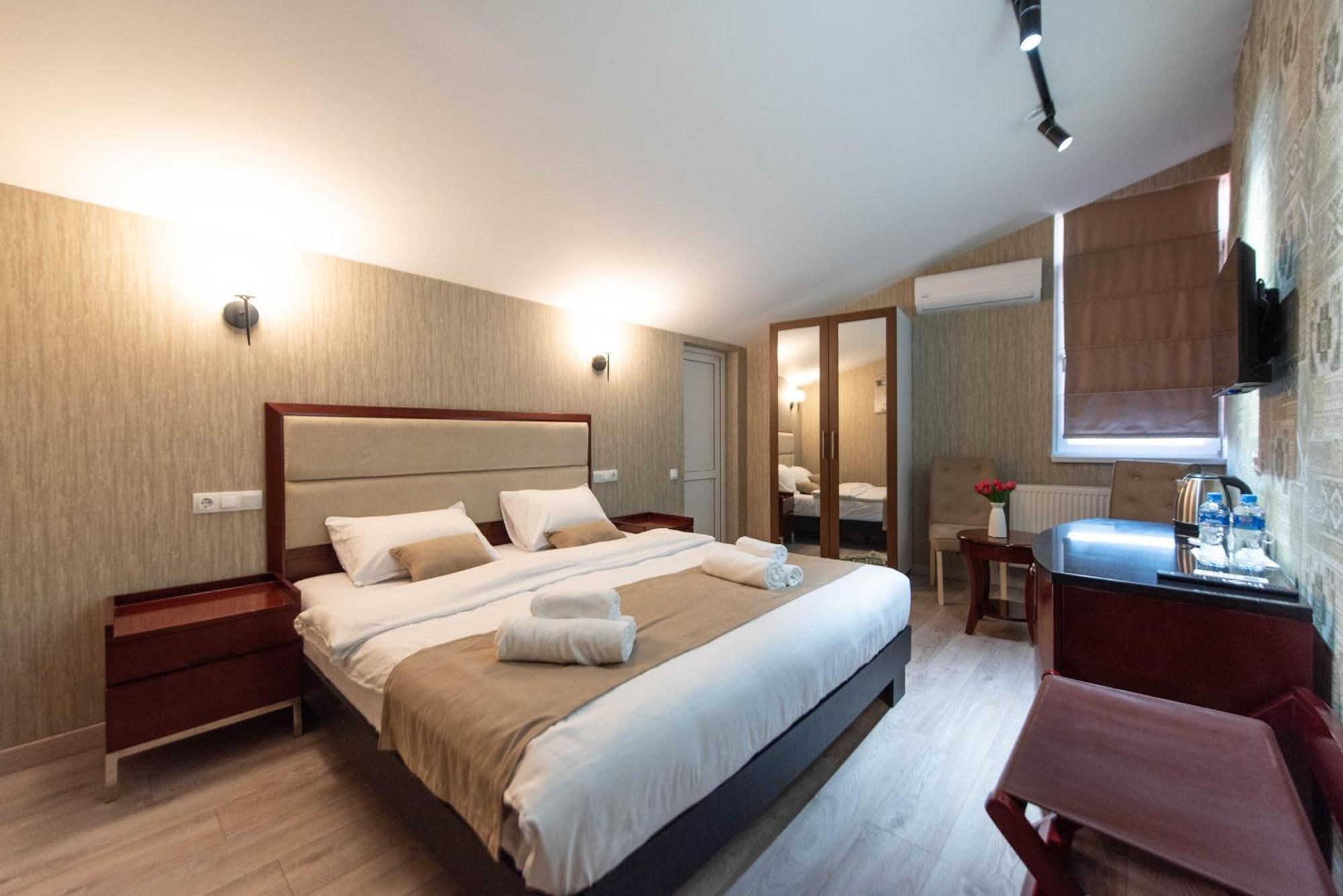 Kraveli Hotel Tbiliszi Kültér fotó