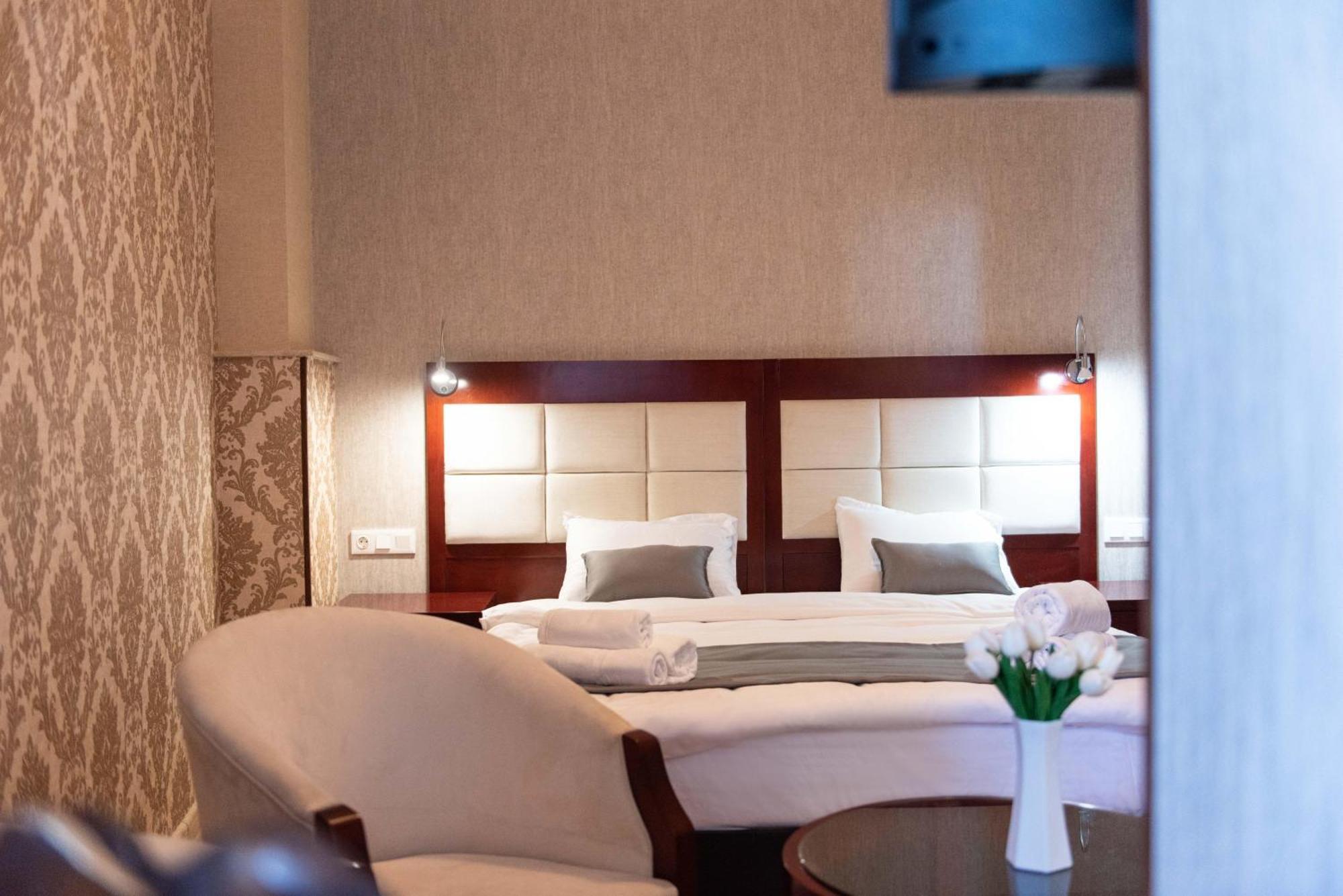 Kraveli Hotel Tbiliszi Kültér fotó