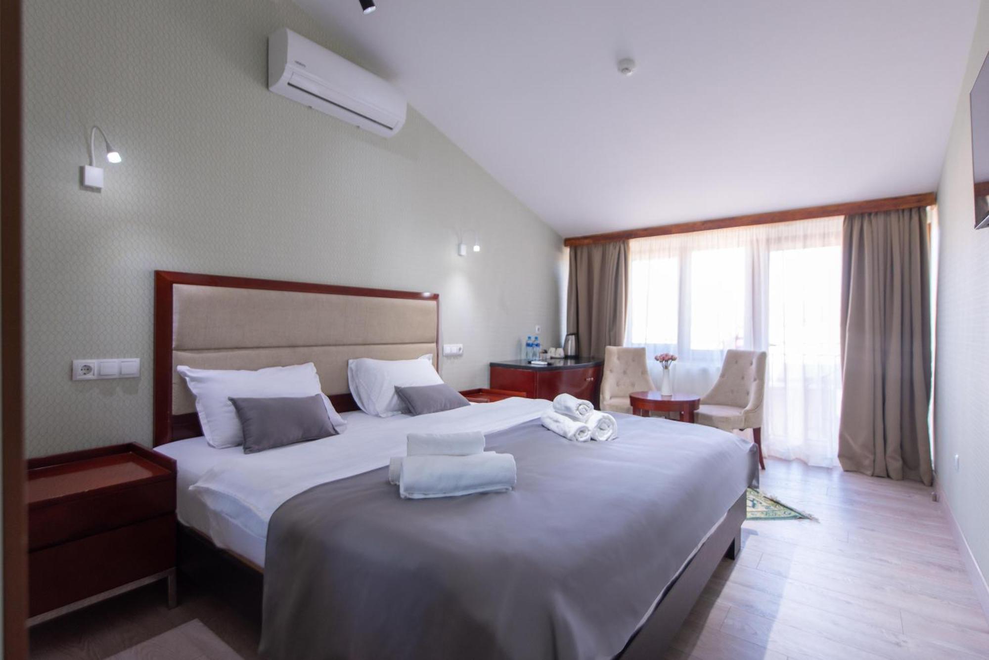 Kraveli Hotel Tbiliszi Kültér fotó